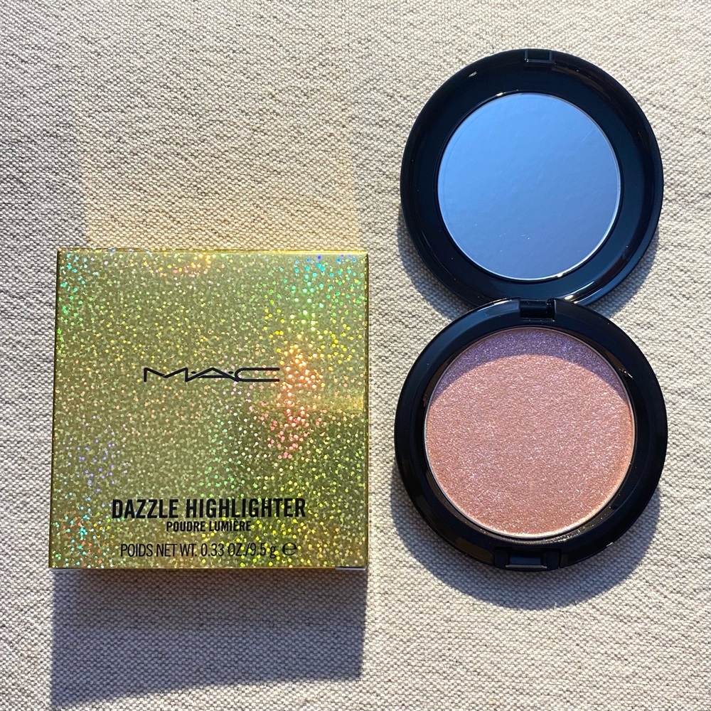 MAC Dazzle Highlighter NIB